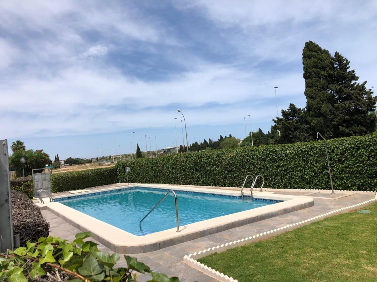 Bungalow Carpe Diem Wifi Torrevieja Exteriör bild
